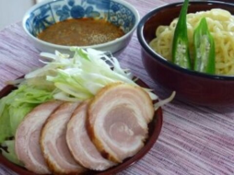 野菜たっぷり！ピリ辛つけ麺